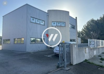 ENSEMBLES DE BUREAUX DANS BATIMENT D’ARCHITECTE