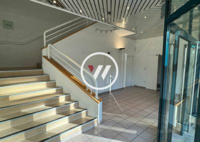 À LOUER  BÂTIMENT EN COPROPRIÉTÉ À ROISSY-EN-FRANCE  LISTE DES BUREAUX/STOCKAGE DISPONIBLE