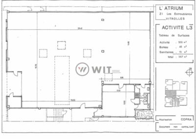 WIT Immobilier vous propose à la location dans la zone d’activité des Estroublans à Vitrolles un local d’activité.
Emplacement stratégique à proximité immédiate de l’A7, D9, D20, D113, aéroport de Marseille-Provence.
Local d’activité de 567m². HSP 6,5