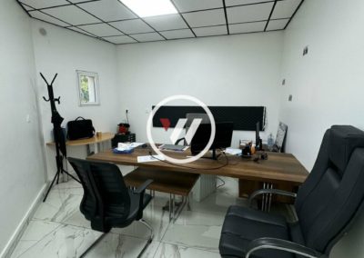 GRAND TERRAIN + DÉPÔT + BUREAUX