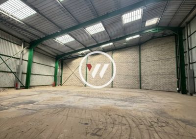 ENTREP&Ocirc;T + SHOWROOM A LOUER !