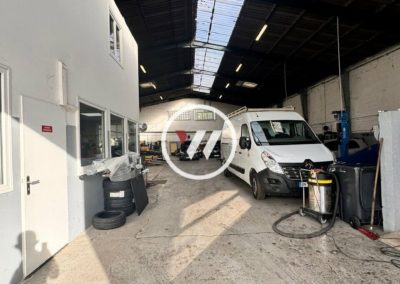 &Agrave; louer  Entrep&ocirc;t avec bureaux  Exclusivit&eacute;