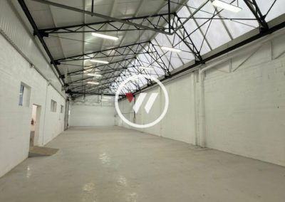 &Agrave; LOUER  LOCAL D&rsquo;ACTIVIT&Eacute; AVEC COUR PRIVATIVE