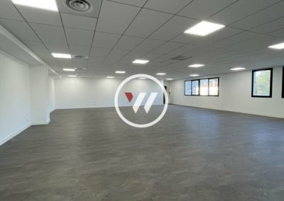 BUREAUX NEUFS 227 m&sup2;  AUBAGNE  PARKINGS  ACC&Egrave;S AUTOROUTES