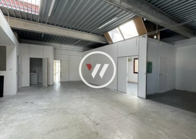 LOCAL D&rsquo;ACTIVIT&Eacute; 144 m&sup2;  VISIBILIT&Eacute; EXCEPTIONNELLE  AUBAGNE